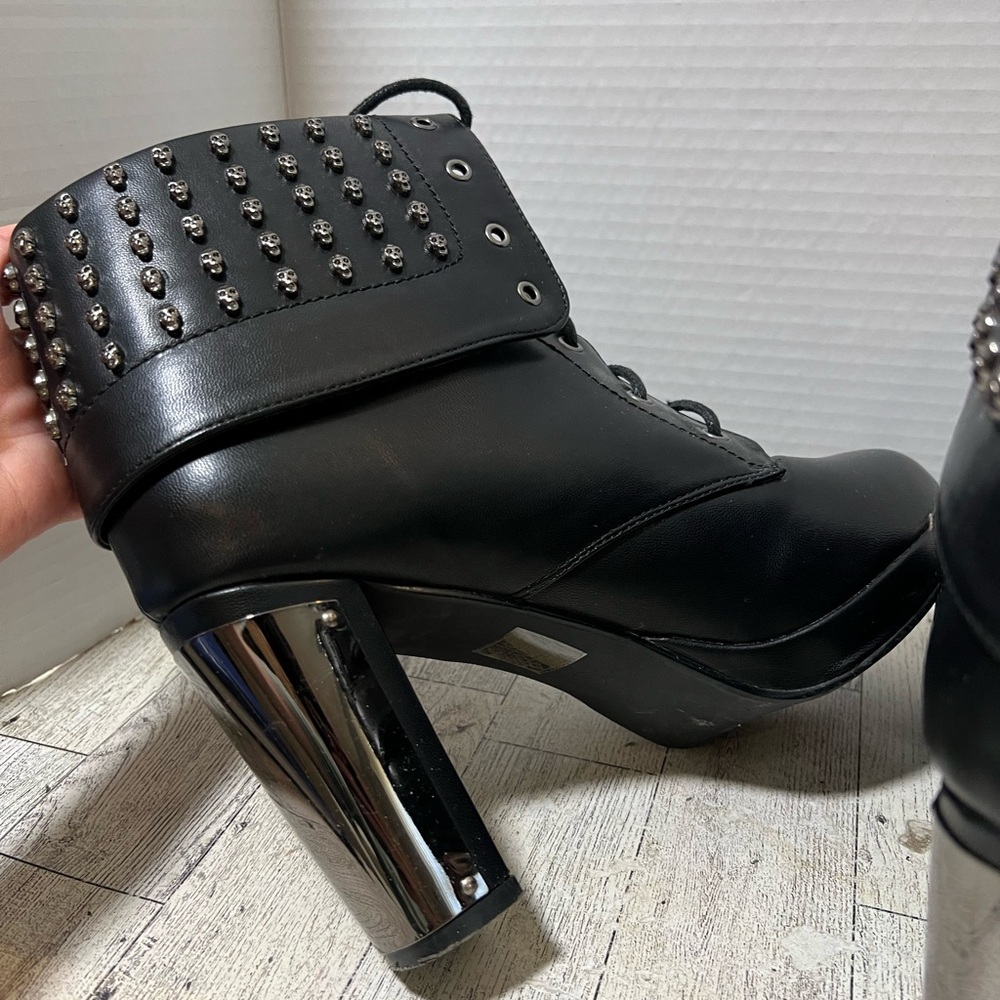 Hot topic Skull Studded Combat Boot Heels black and silver size W8 - Picture 9 of 10
